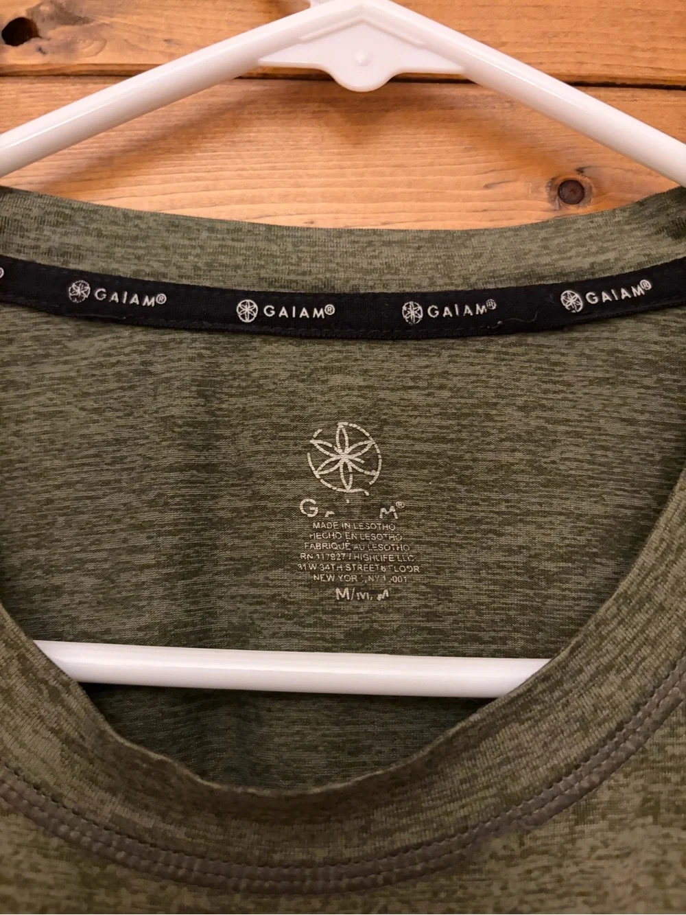 GAIAM Men's Olive Green Short Sleeve Crewneck Tee
